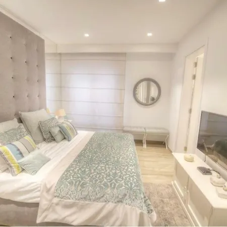아파트 3br Gem At The Prestigious Laguna Portomaso *