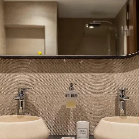 아파트 3br Gem At The Prestigious Laguna Portomaso *